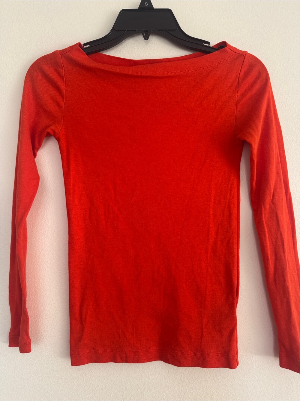 Women’s Red Long-Sleeve Scoop Neck Top